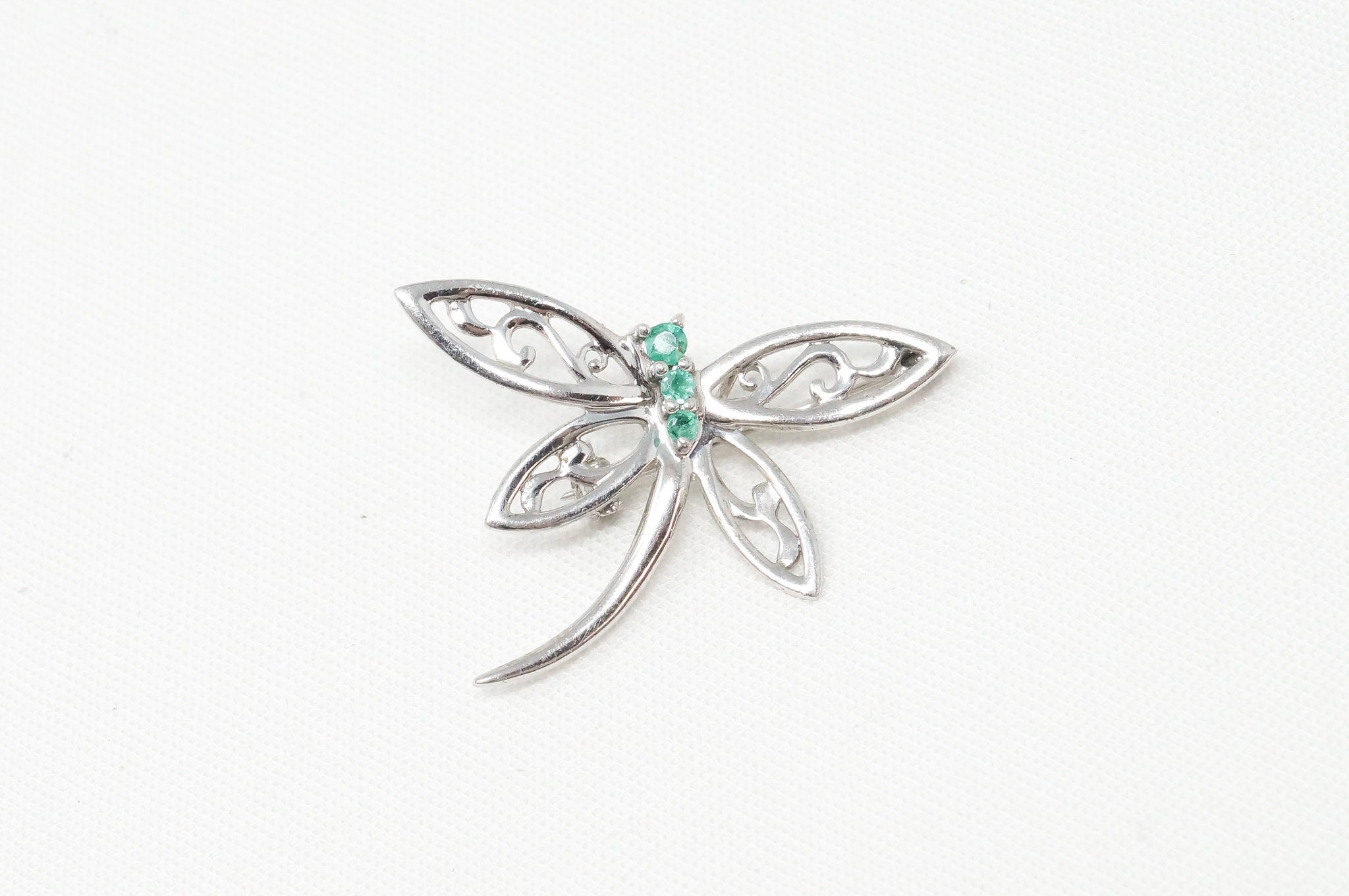 Vintage Emerald Dragonfly Sterling Silver Necklace Pendant | Jewelry > Necklaces > Pendants | Wiccan Center