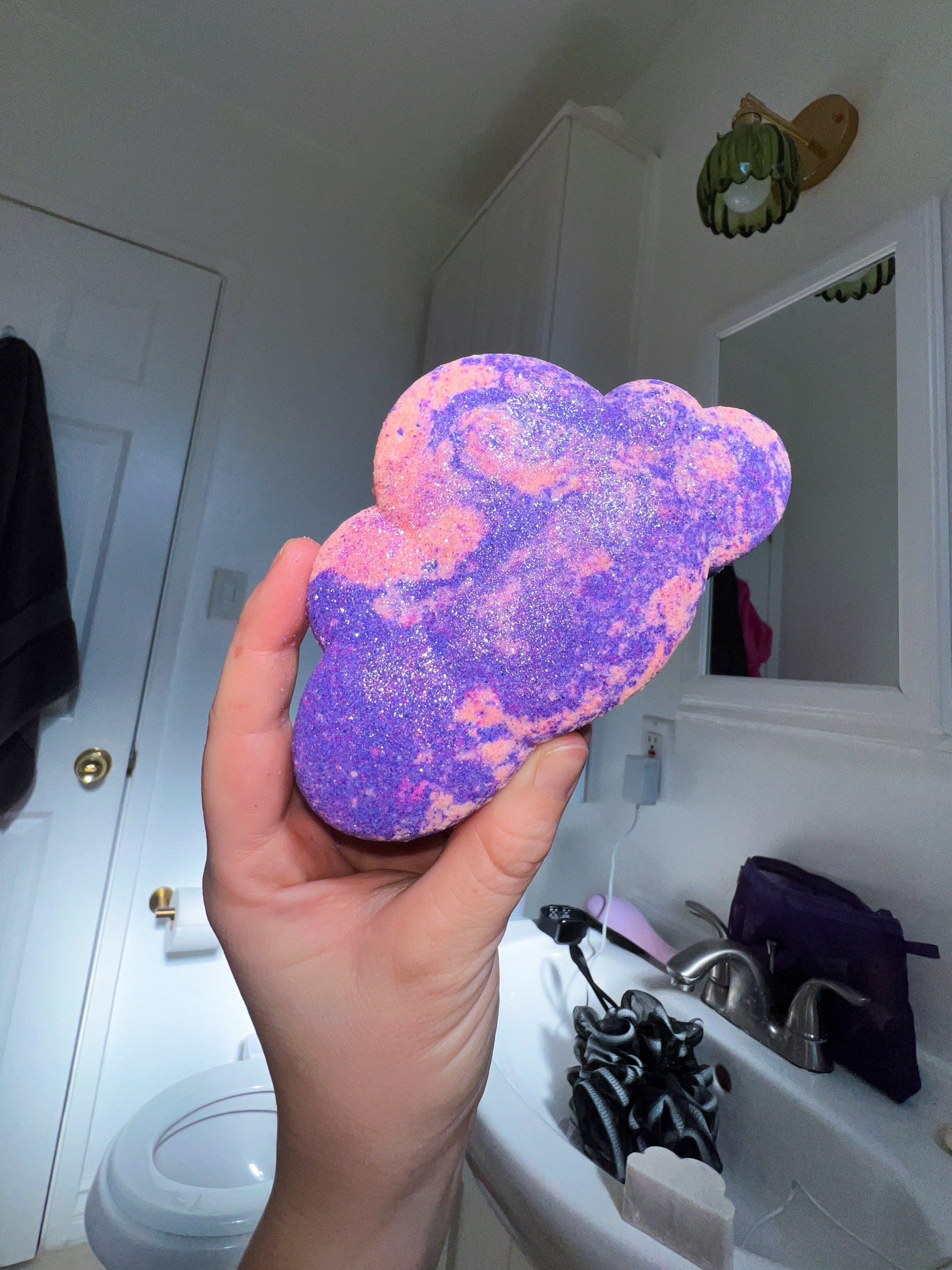 HEAD IN THE CLOUDS | BATH BOMB | Wiccan Center