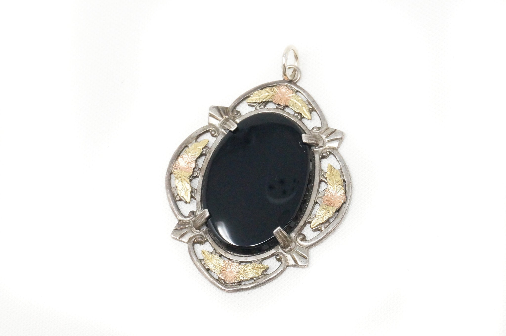 Antique Designer Uncas MFG Co Black Onyx Floral Sterling Silver Necklace Pendant | Jewelry > Necklaces > Pendants | Wiccan Center