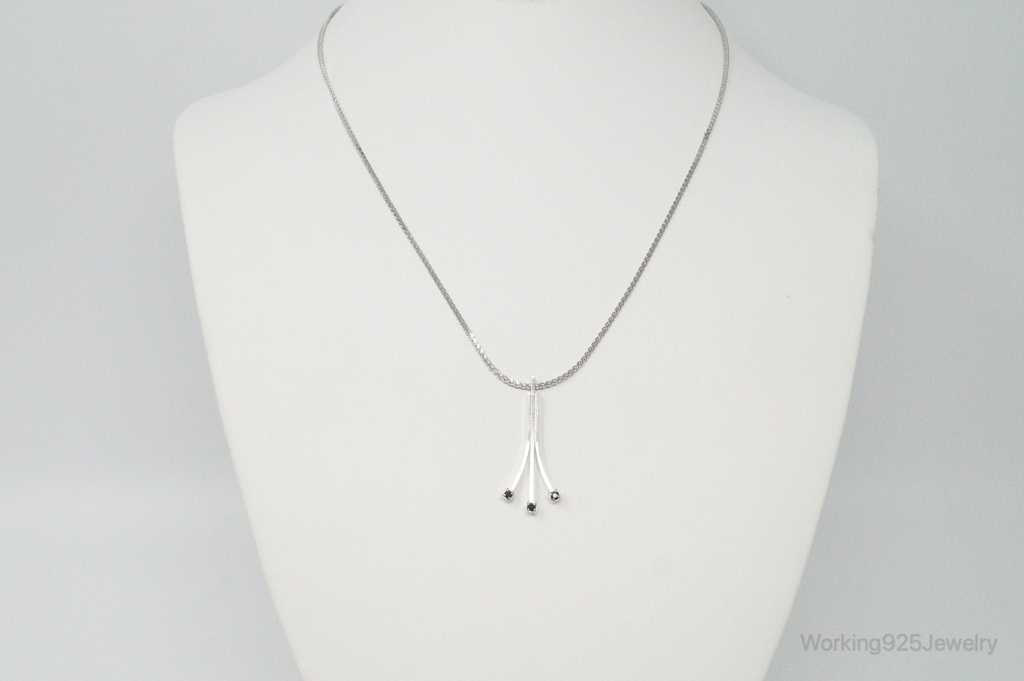 Vintage Designer Avon Sapphire Sterling Silver Necklace | Jewelry > Necklaces > Pendants | Wiccan Center