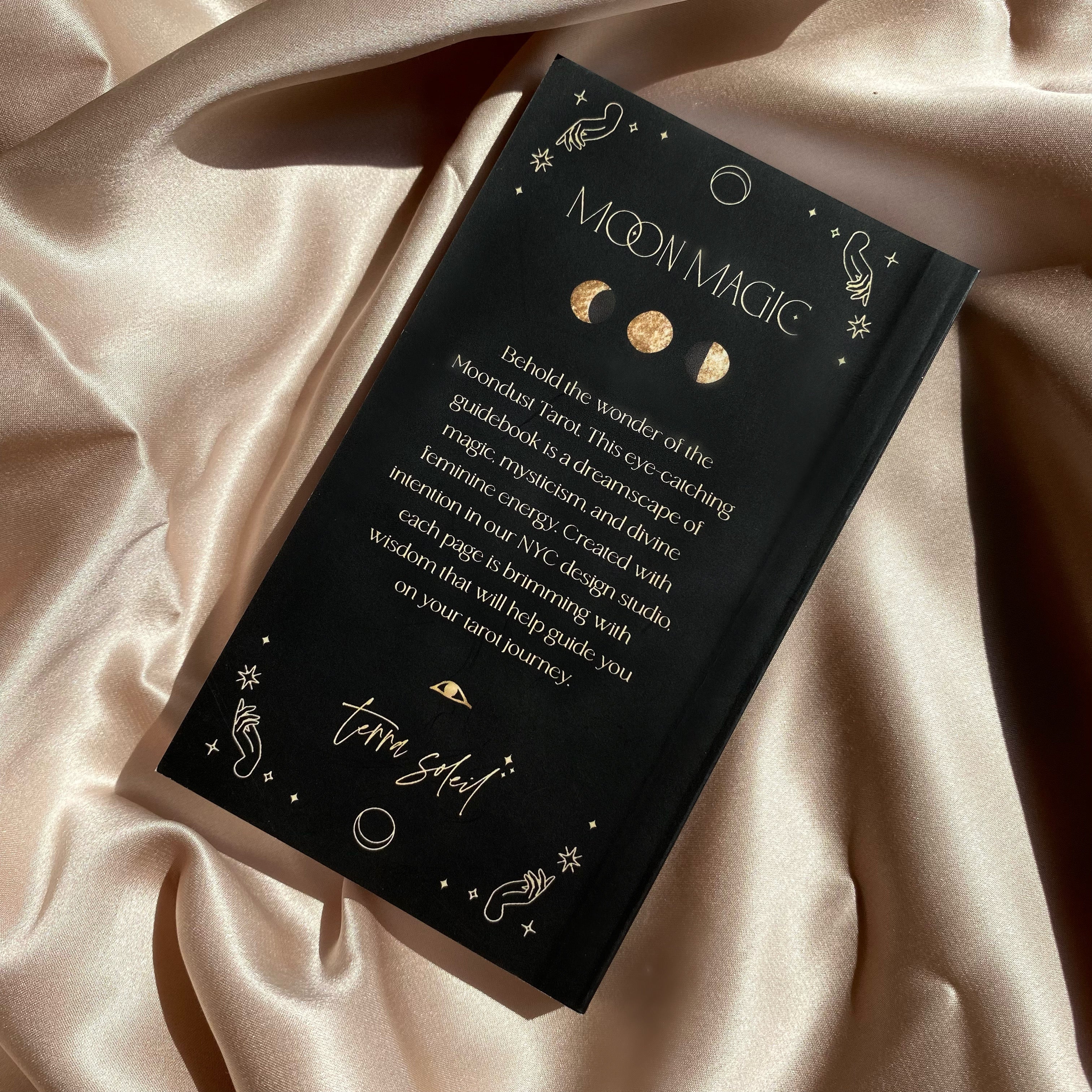 Moondust Tarot Guidebook