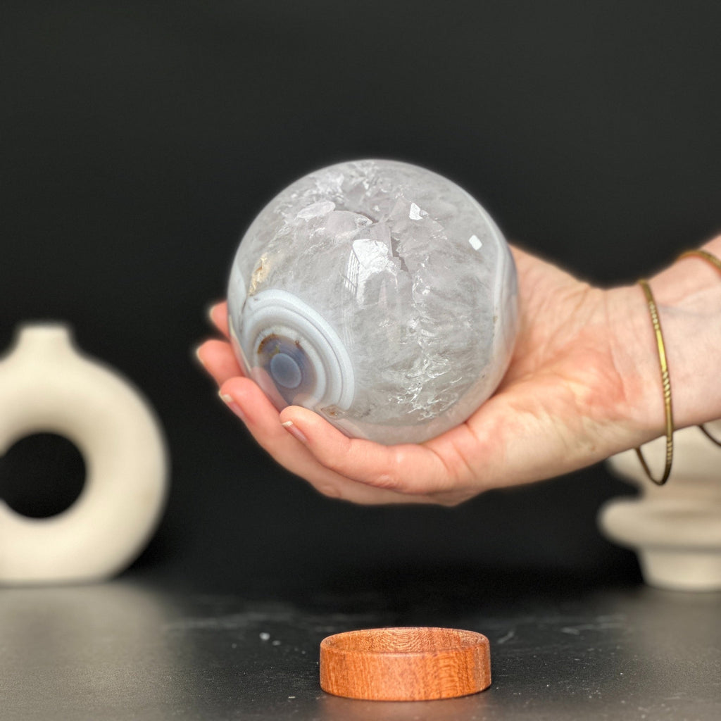 Agate and quartz - Gemstone sphere | Amethyst Geodes | Wiccan Center