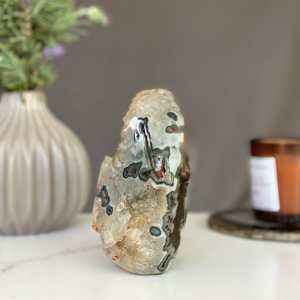 Agate flame, decor with crystals | Amethyst Geodes | Wiccan Center