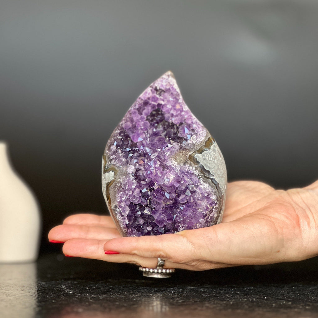 Amethyst gem, flame amethyst geode | Amethyst Geodes | Wiccan Center