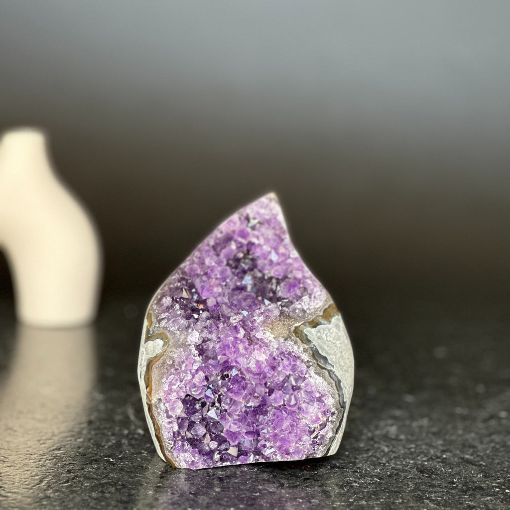 Amethyst gem, flame amethyst geode | Amethyst Geodes | Wiccan Center