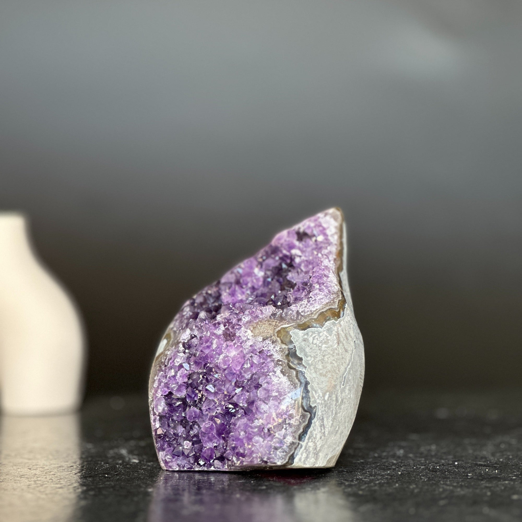 Amethyst gem, flame amethyst geode | Amethyst Geodes | Wiccan Center