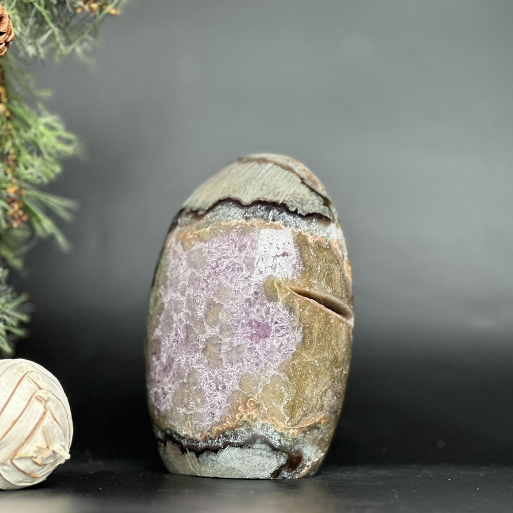 Amethyst geode, Unique egg shaped amethyst cluster with agate edges | Amethyst Geodes | Wiccan Center