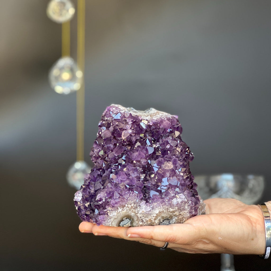 Amethyst geode cave with agate formations | Amethyst Geodes | Wiccan Center