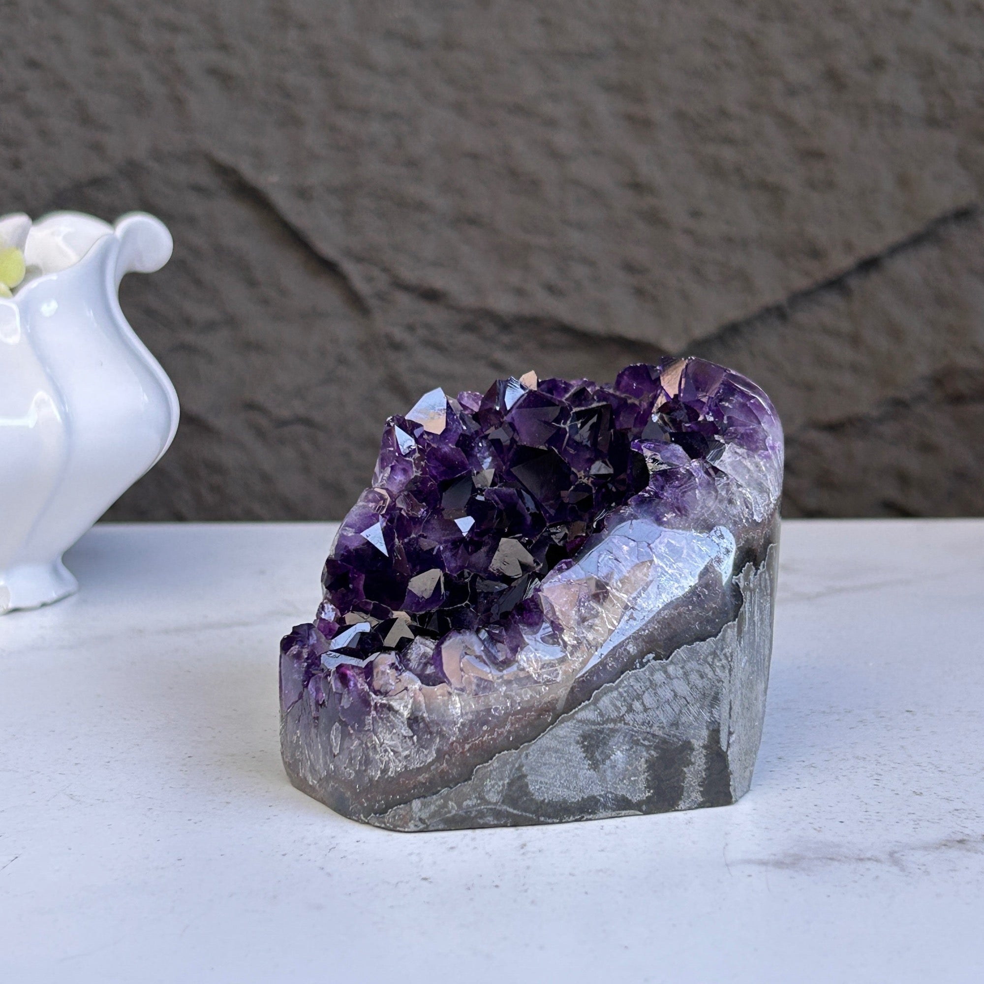 Amethyst geode with Agate formations | Amethyst Geodes | Wiccan Center