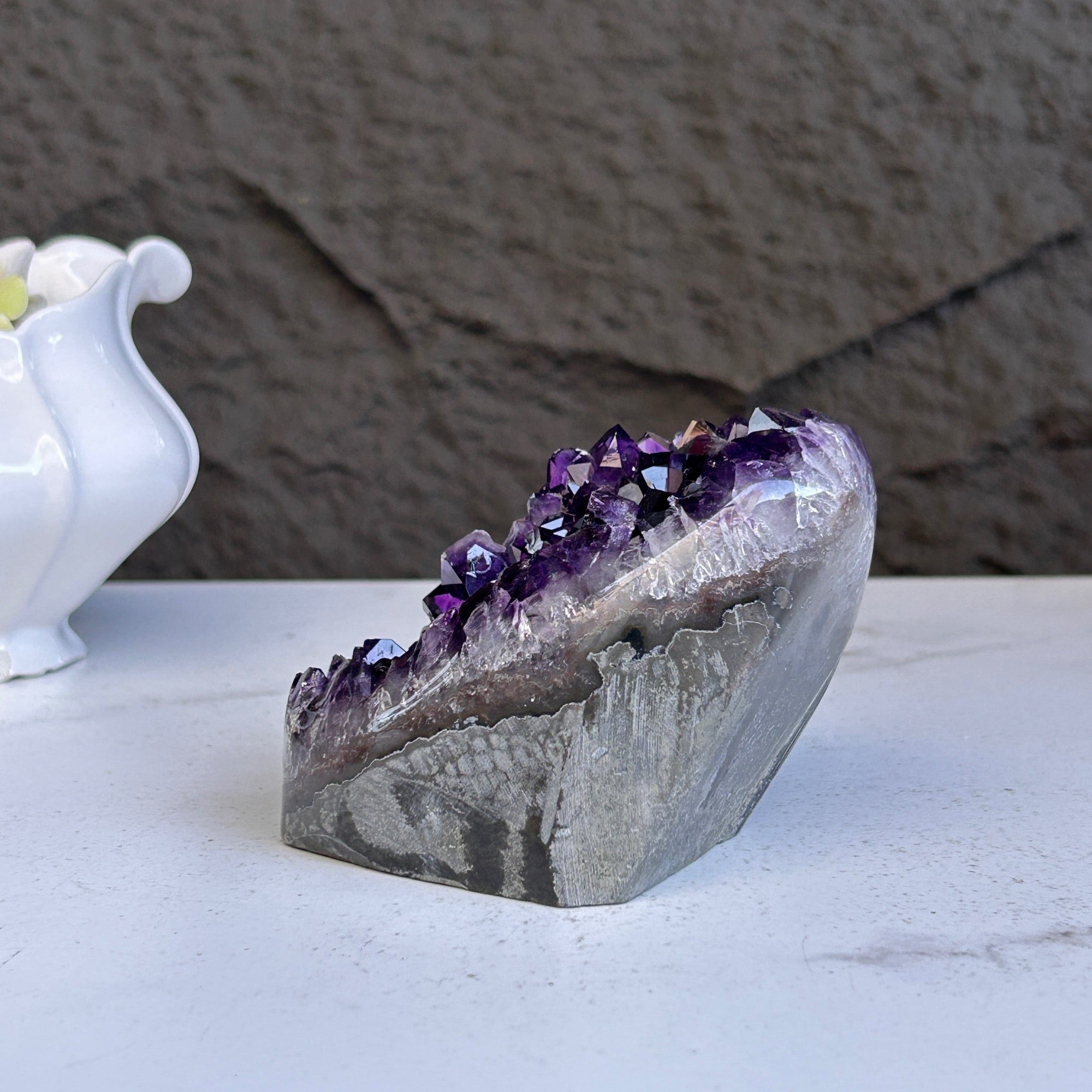 Amethyst geode with Agate formations | Amethyst Geodes | Wiccan Center
