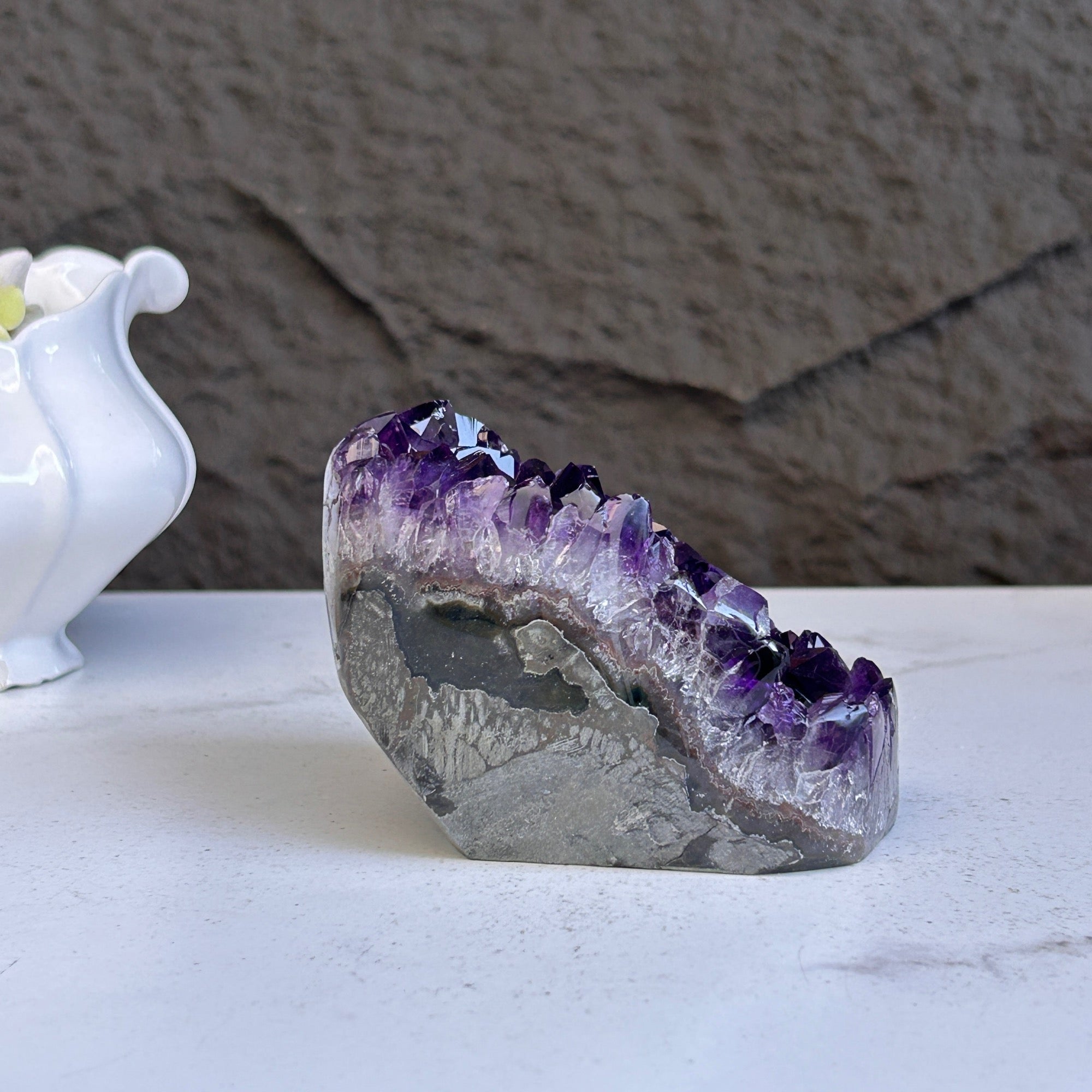 Amethyst geode with Agate formations | Amethyst Geodes | Wiccan Center