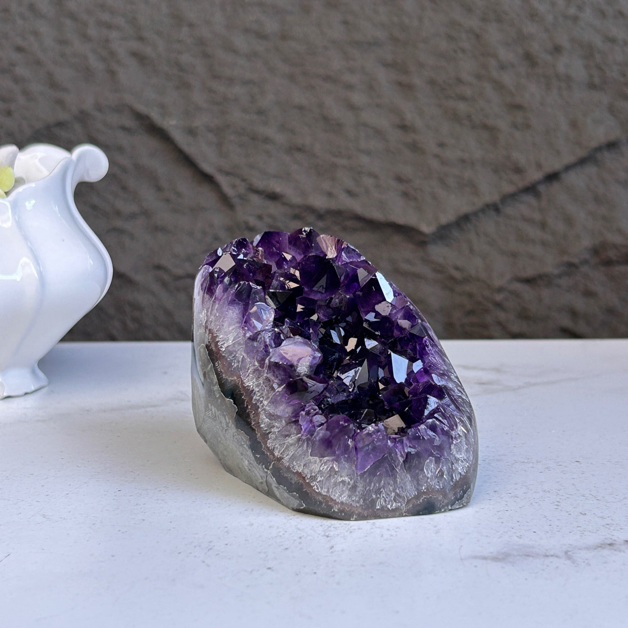 Amethyst geode with Agate formations | Amethyst Geodes | Wiccan Center