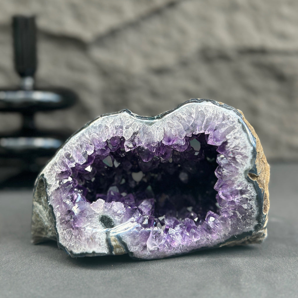 Amethyst precious stone | Amethyst Geodes | Wiccan Center