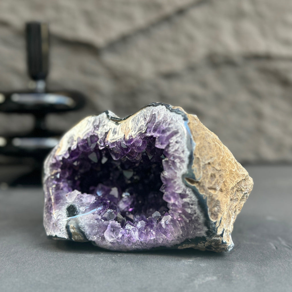 Amethyst precious stone | Amethyst Geodes | Wiccan Center