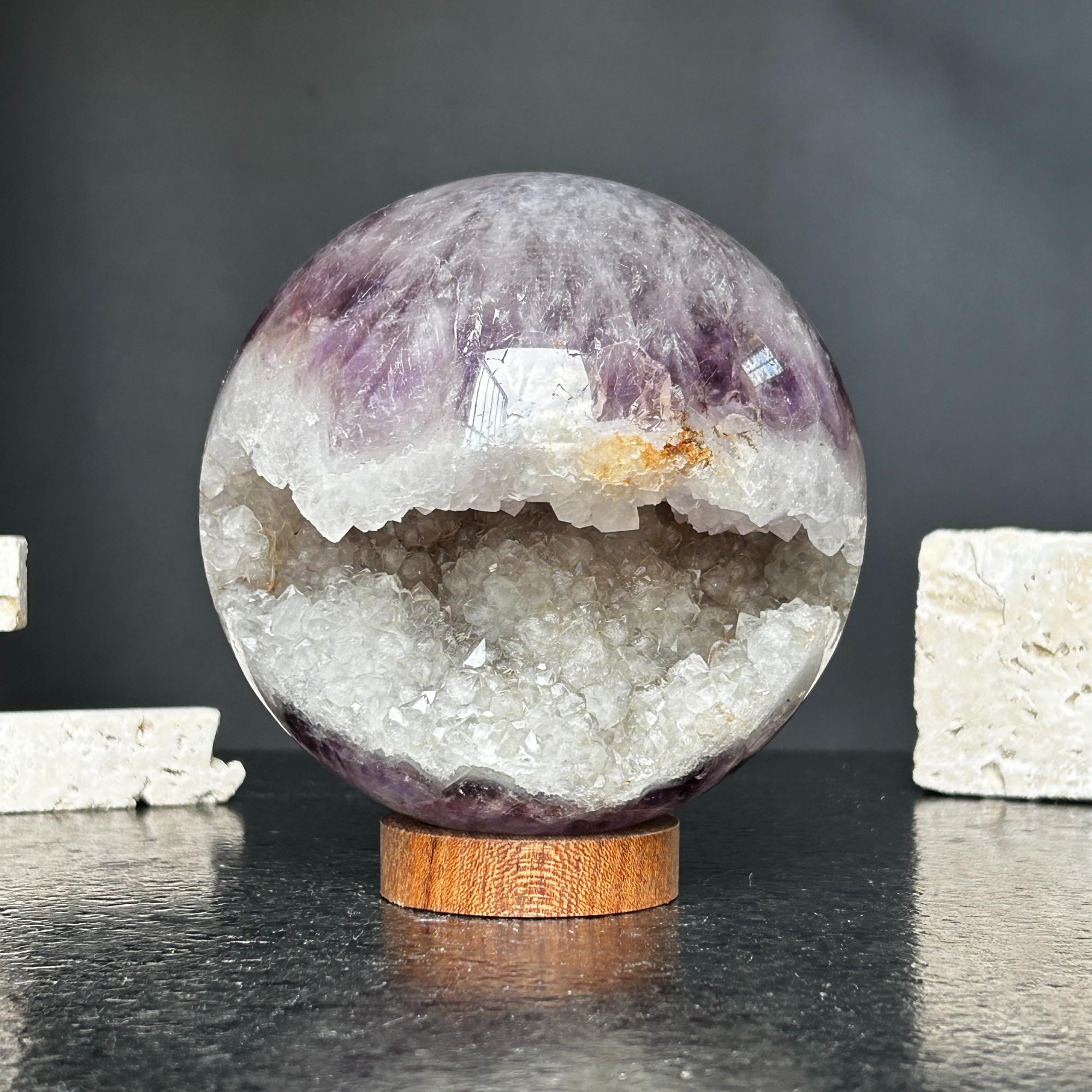 Amethyst quartz crystal | Amethyst Geodes | Wiccan Center