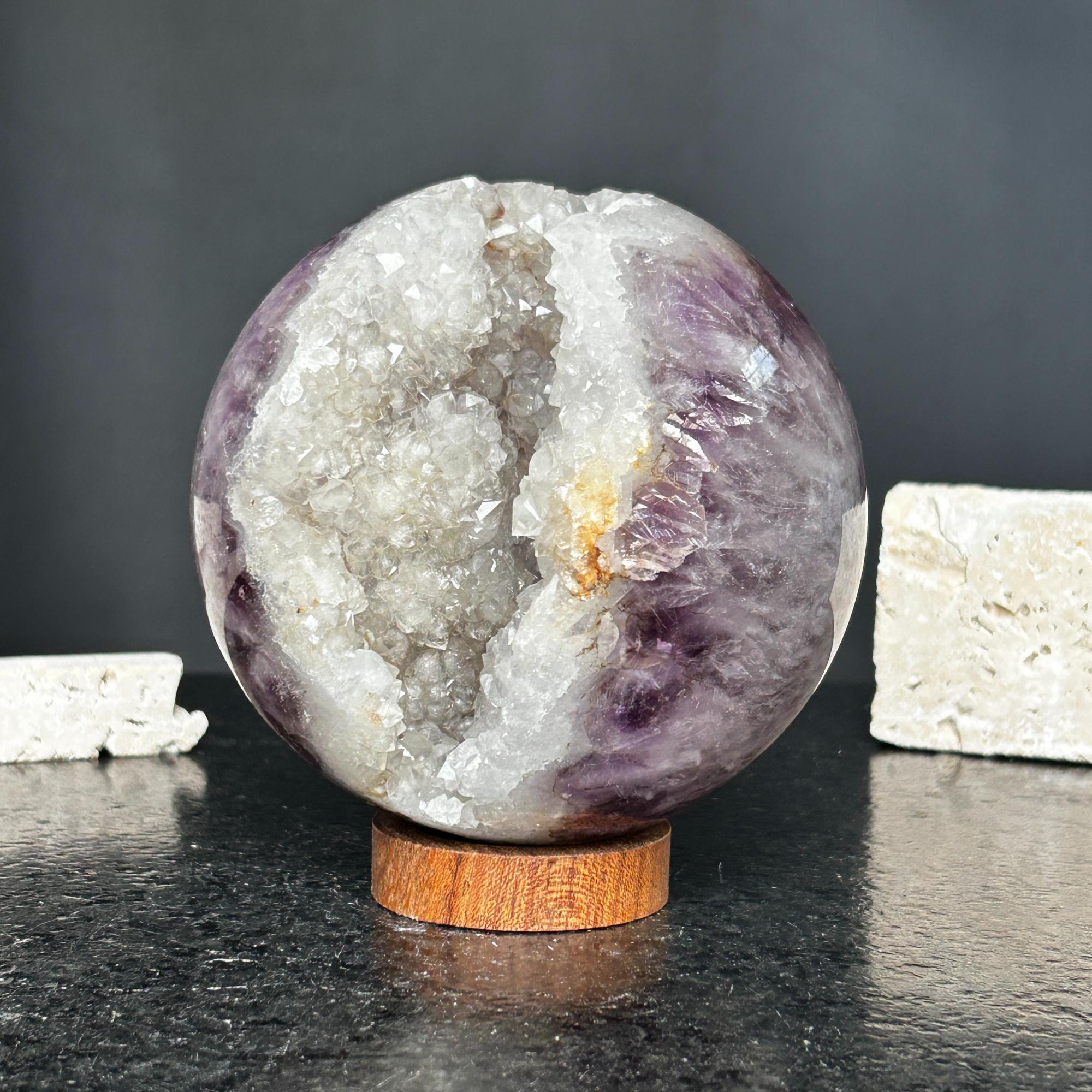 Amethyst quartz crystal | Amethyst Geodes | Wiccan Center