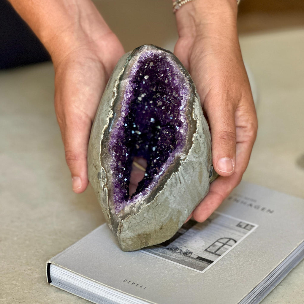 Amethyst stone, purple amethyst geode | Amethyst Geodes | Wiccan Center