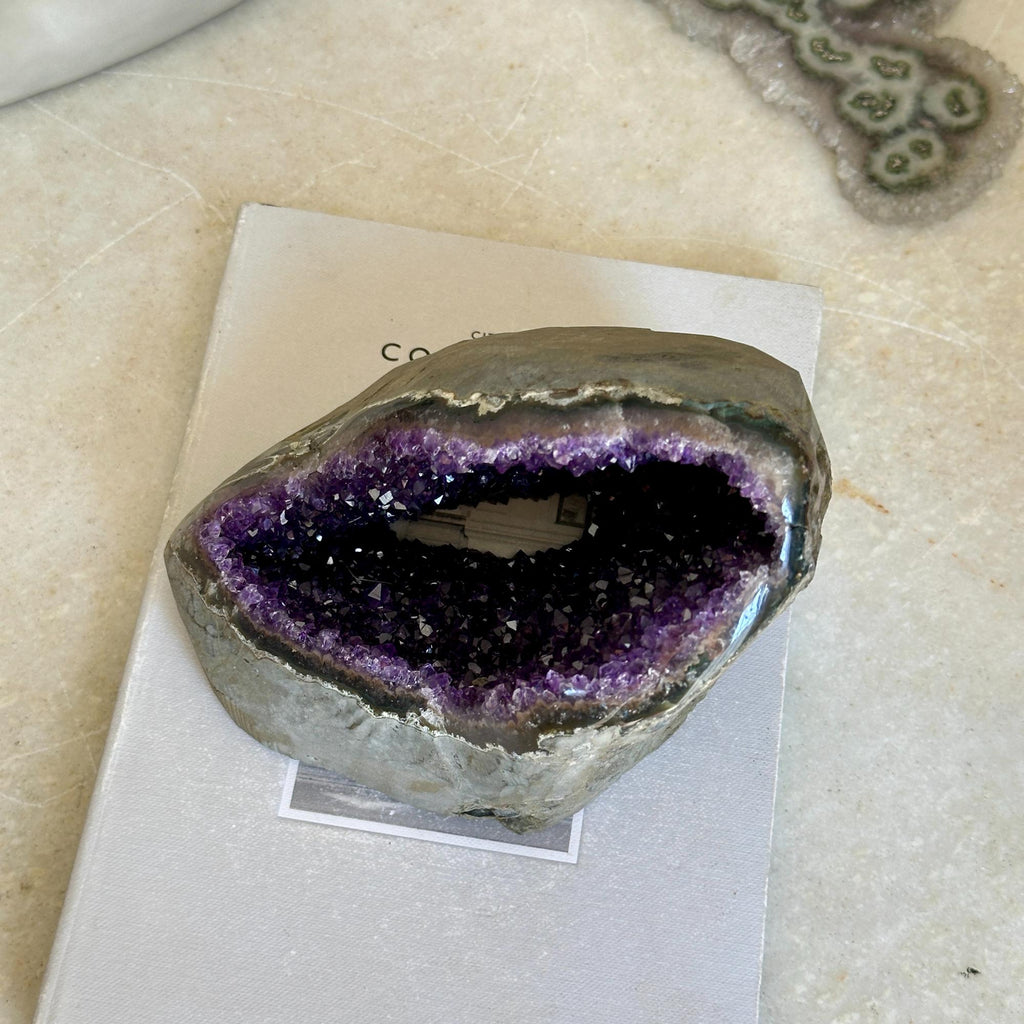 Amethyst stone, purple amethyst geode | Amethyst Geodes | Wiccan Center