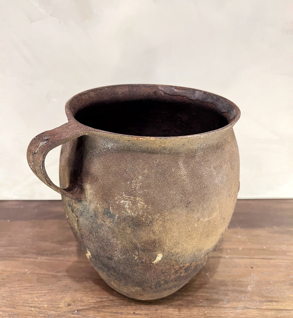 Artem Iron Pot