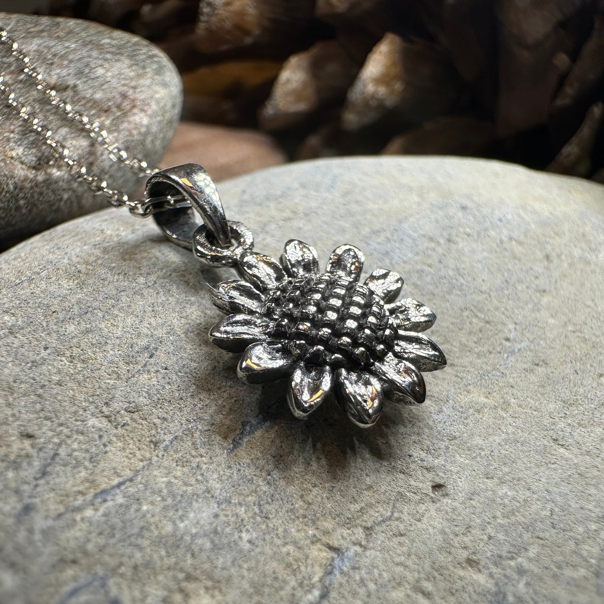 Fonnail Sunflower Necklace in Sterling Silver