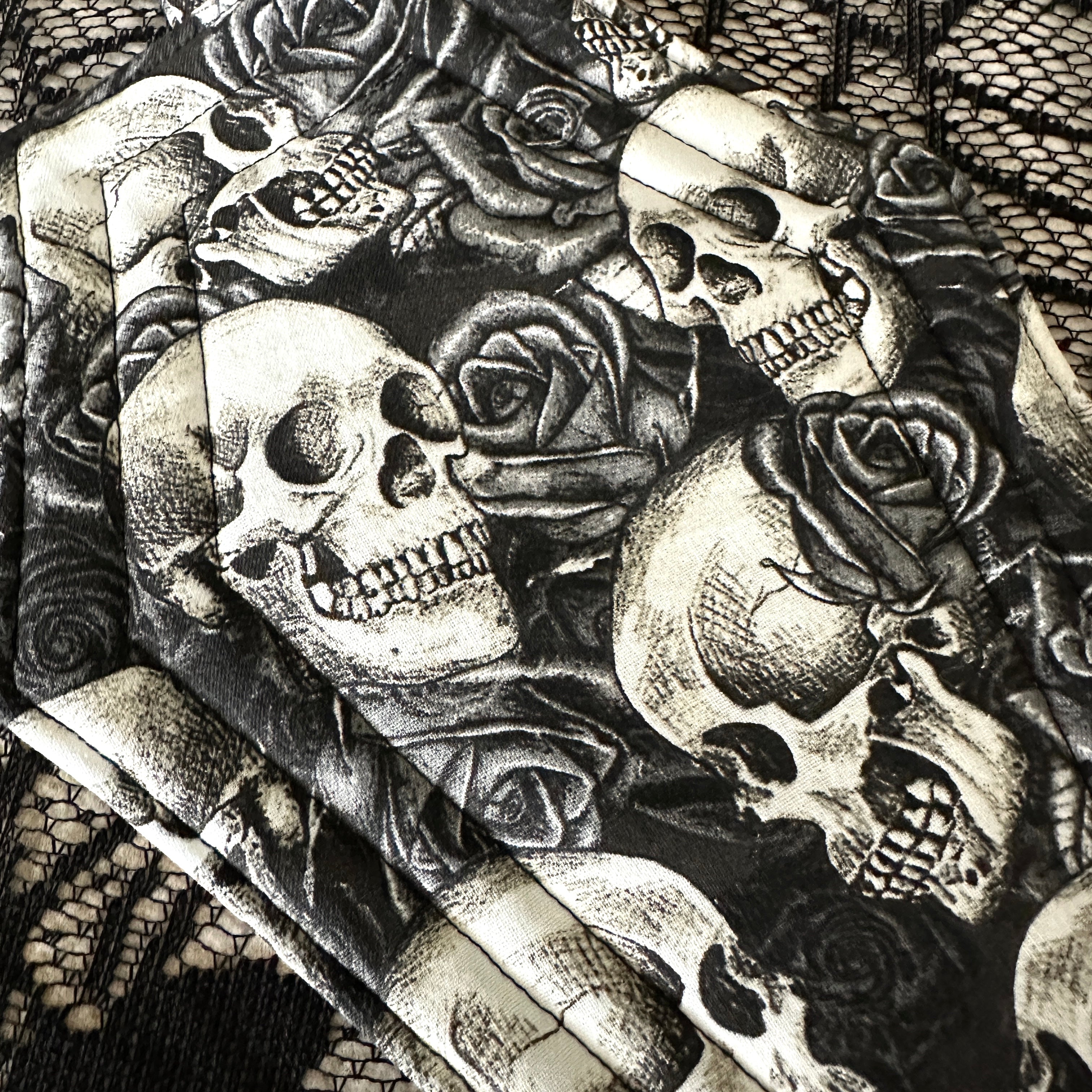 Coffin Pot Holder - Skulls & Roses