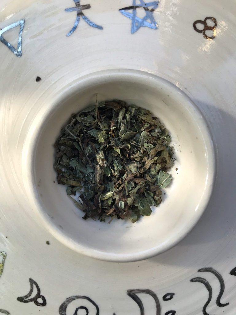 Basil Leaf (Ocimum basilicum) - Witching Herbs | Herbs | Wiccan Center