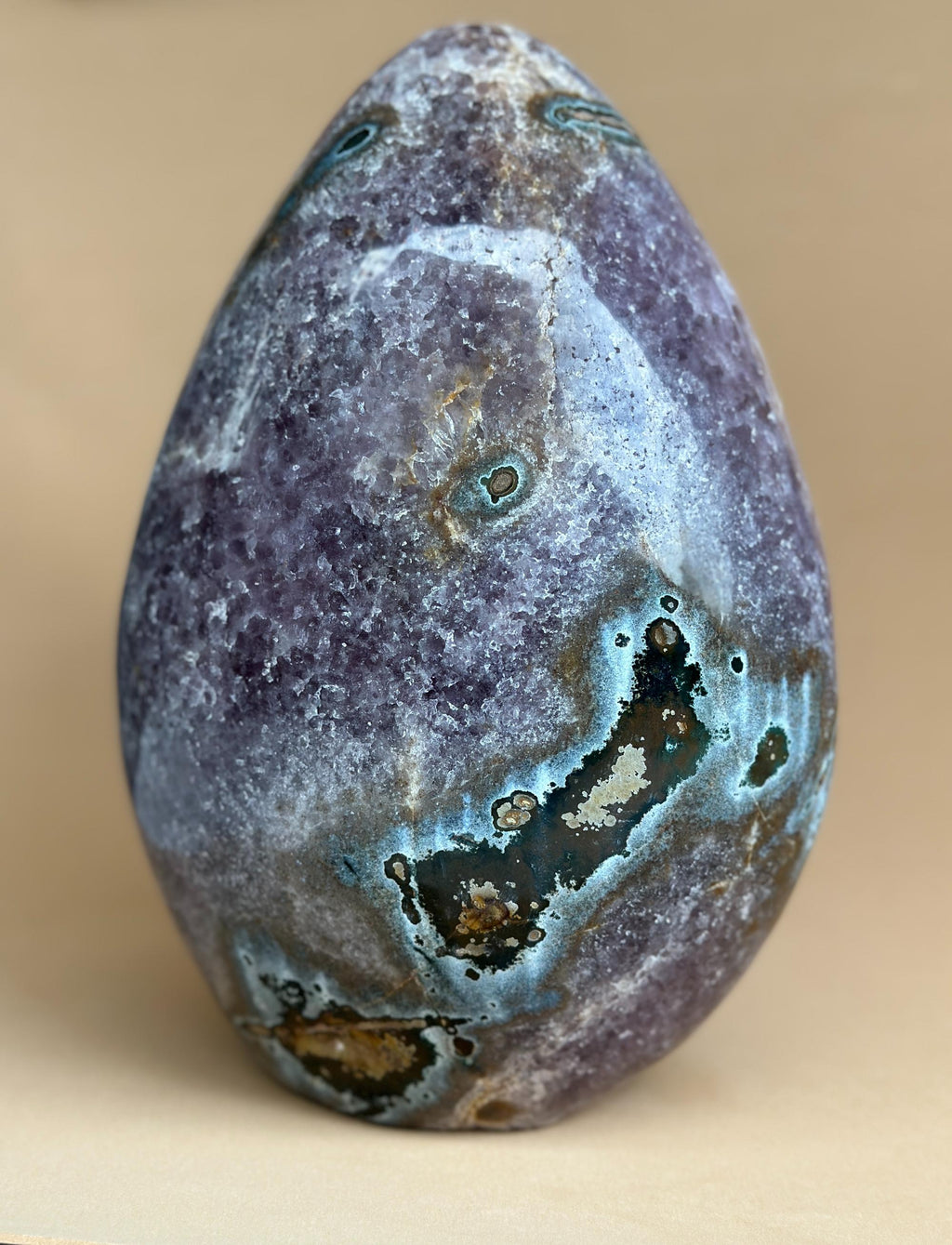 Crystal Geode, home decor with crystals eggs, quartz and agate find | Amethyst Geodes | Wiccan Center