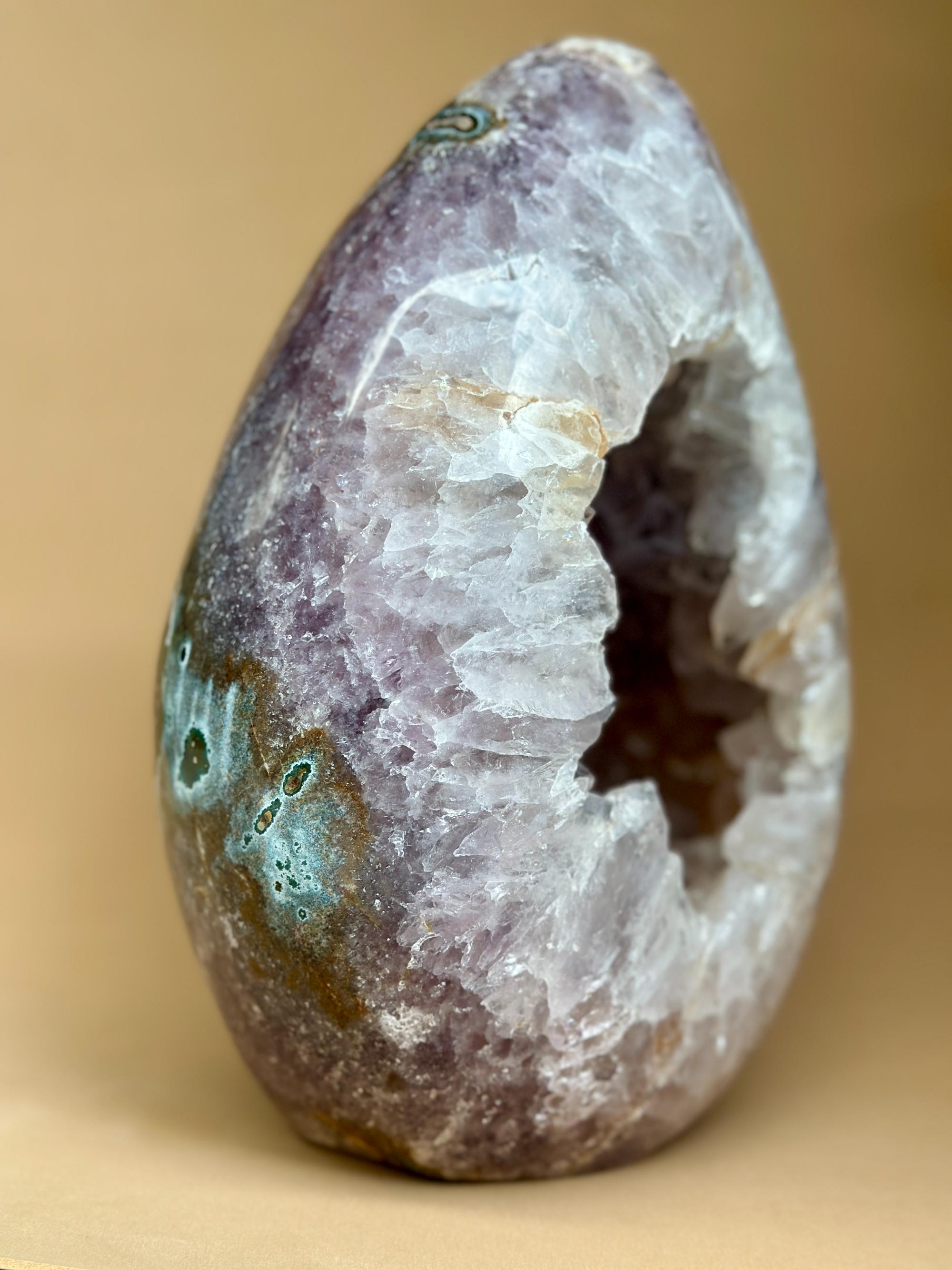 Crystal Geode, home decor with crystals eggs, quartz and agate find | Amethyst Geodes | Wiccan Center