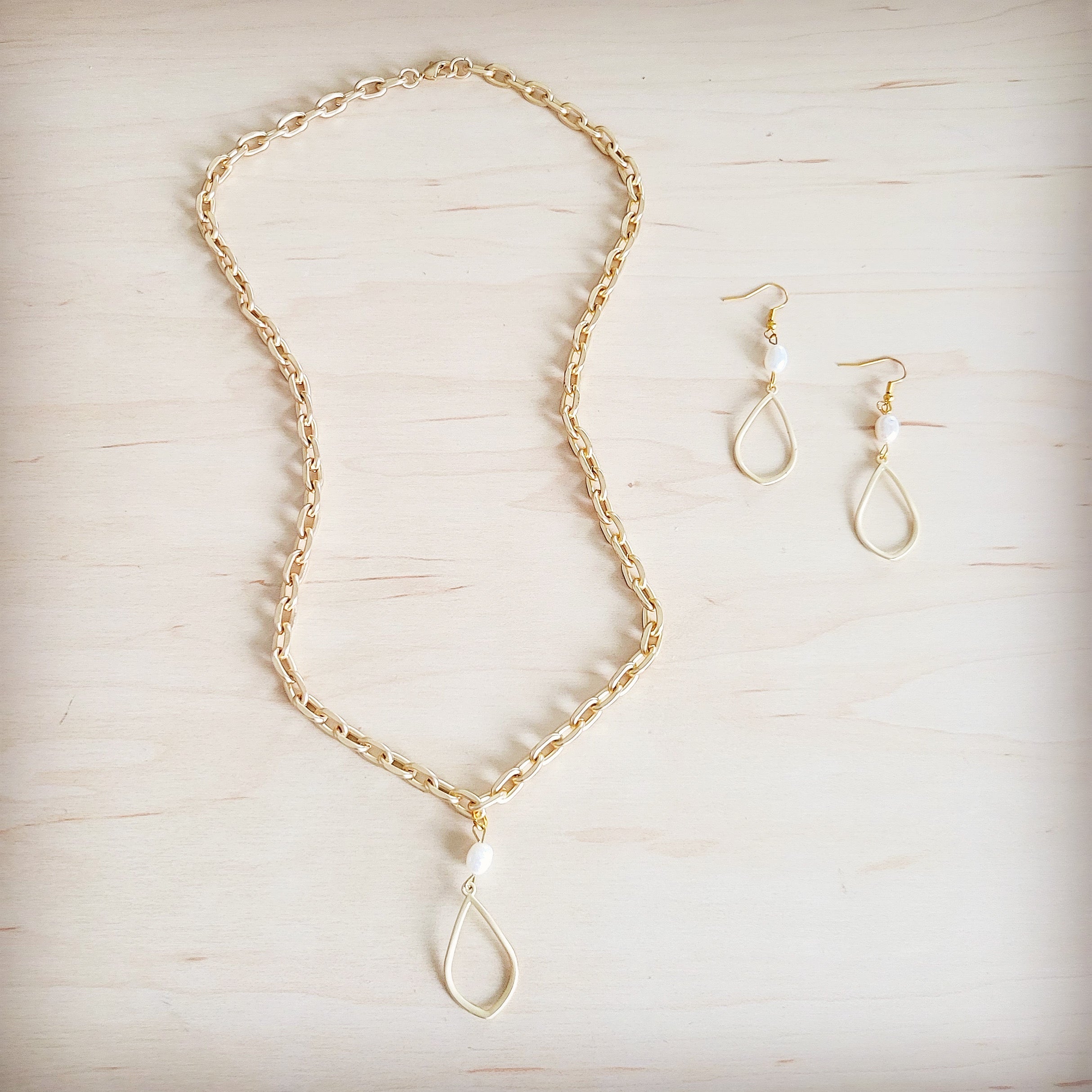Matte Gold and Freshwater Pearl Earrings Drop 200bt | Earrings | Wiccan Center