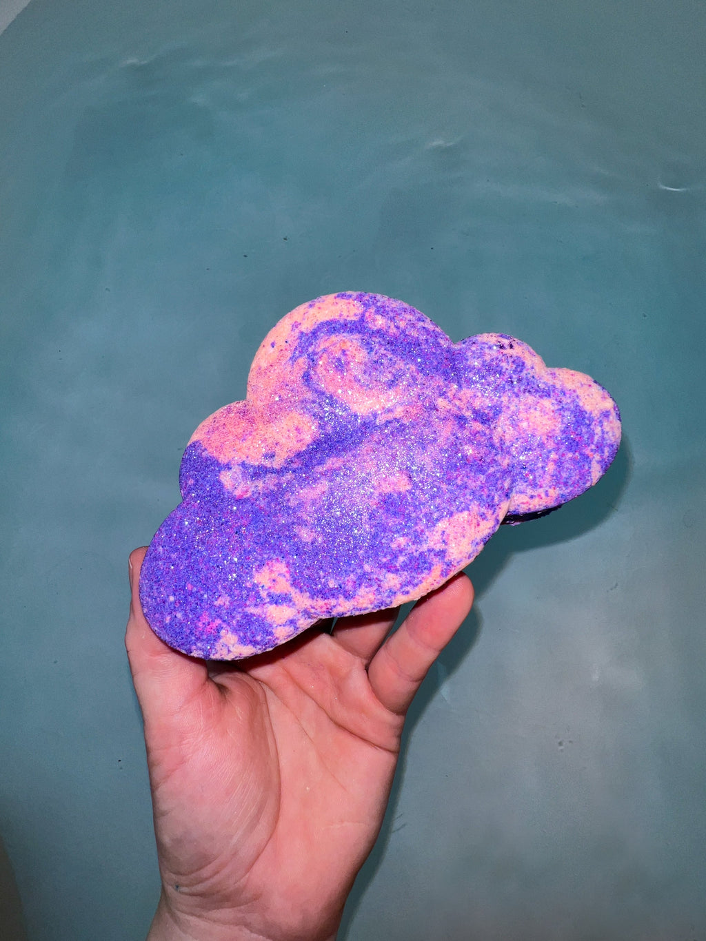 HEAD IN THE CLOUDS | BATH BOMB | Wiccan Center