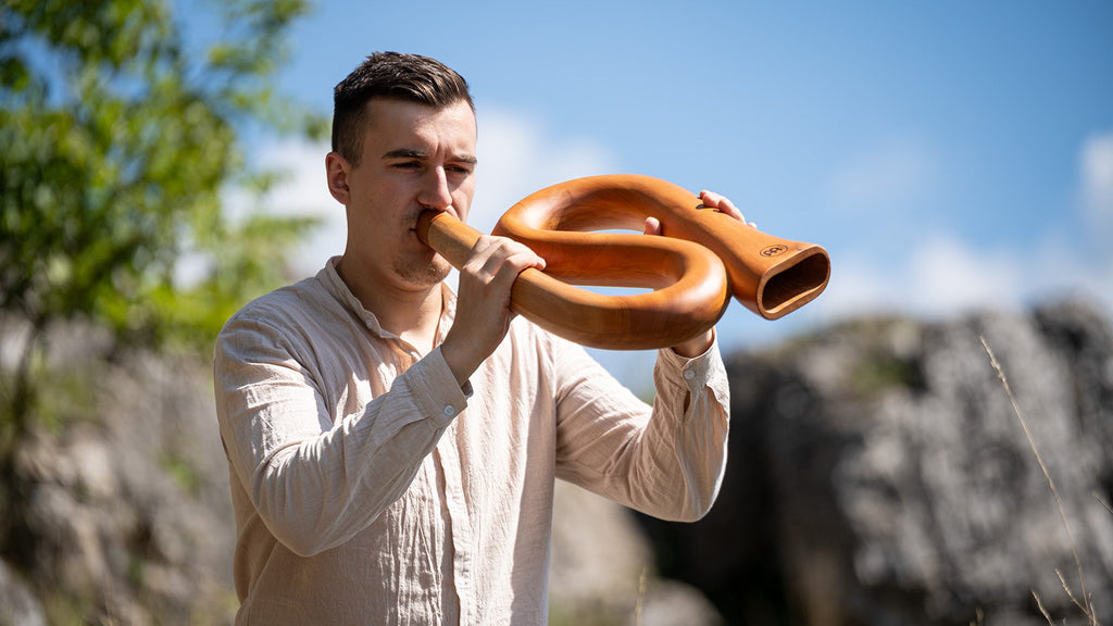 S-Shaped Pro Didgeridoo, Tuning C, Natural | | Wiccan Center