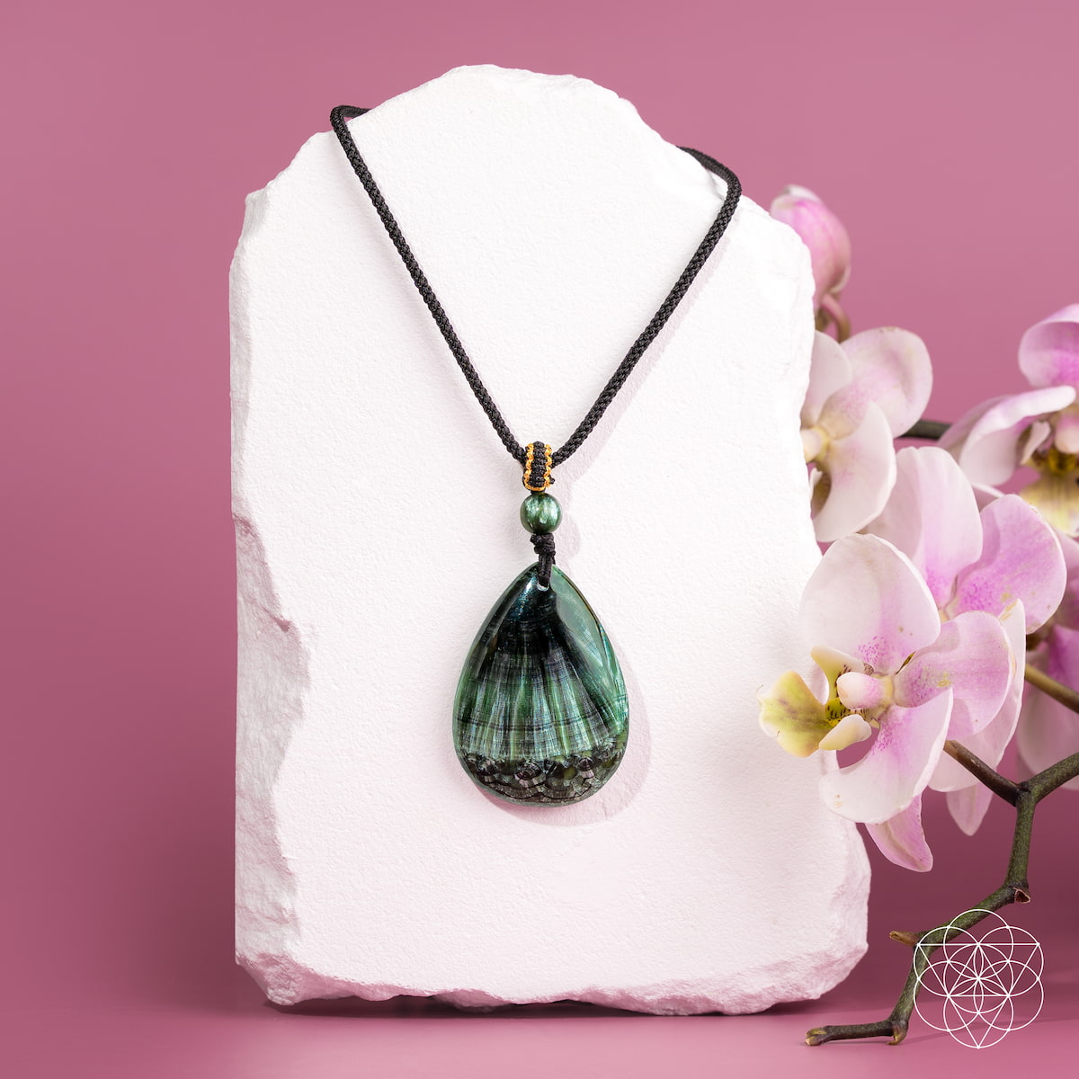 The Angel by My Side – Rare Seraphinite Pendant | Necklace | Wiccan Center