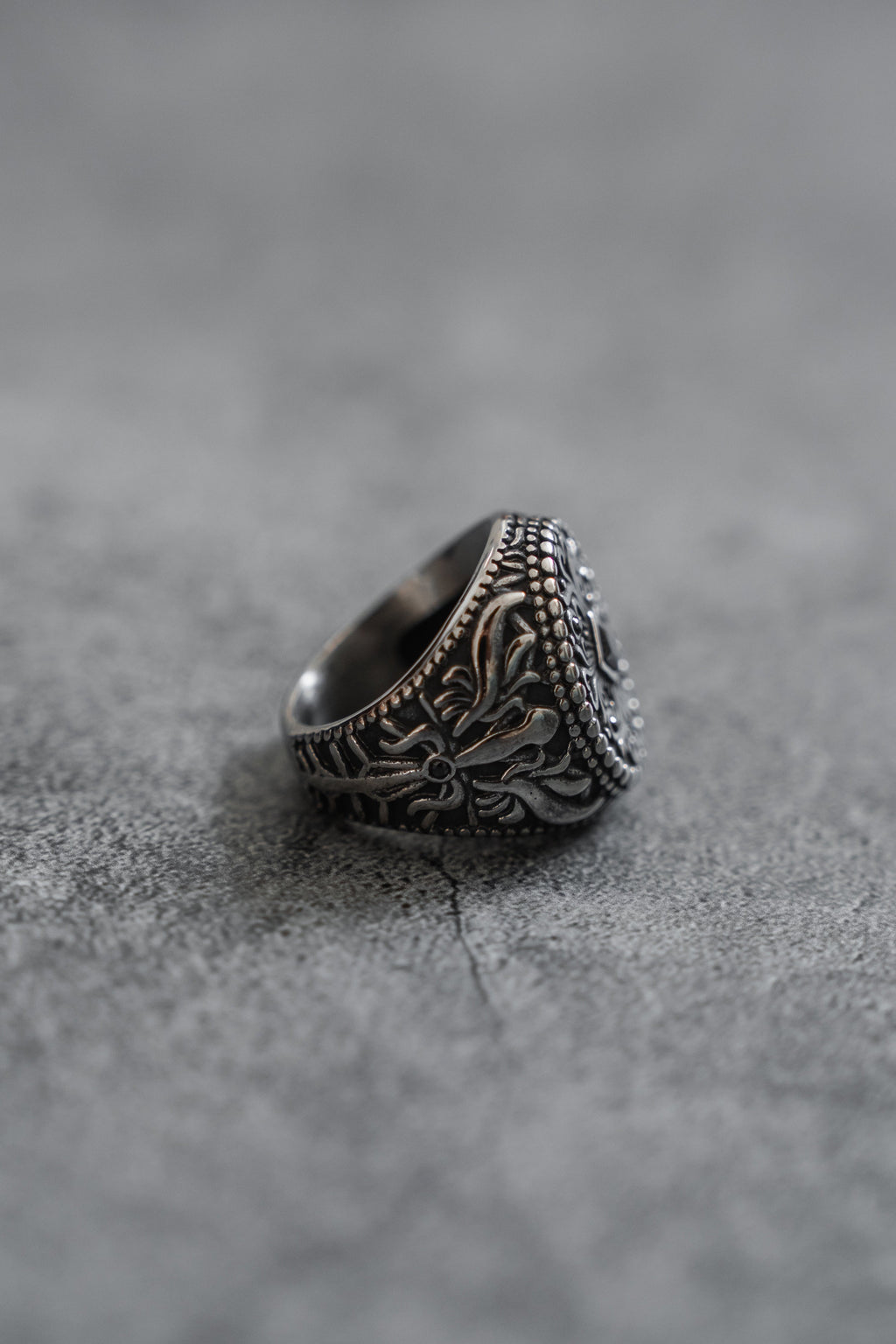 The Midnight Crest Ring | jewelry | Wiccan Center