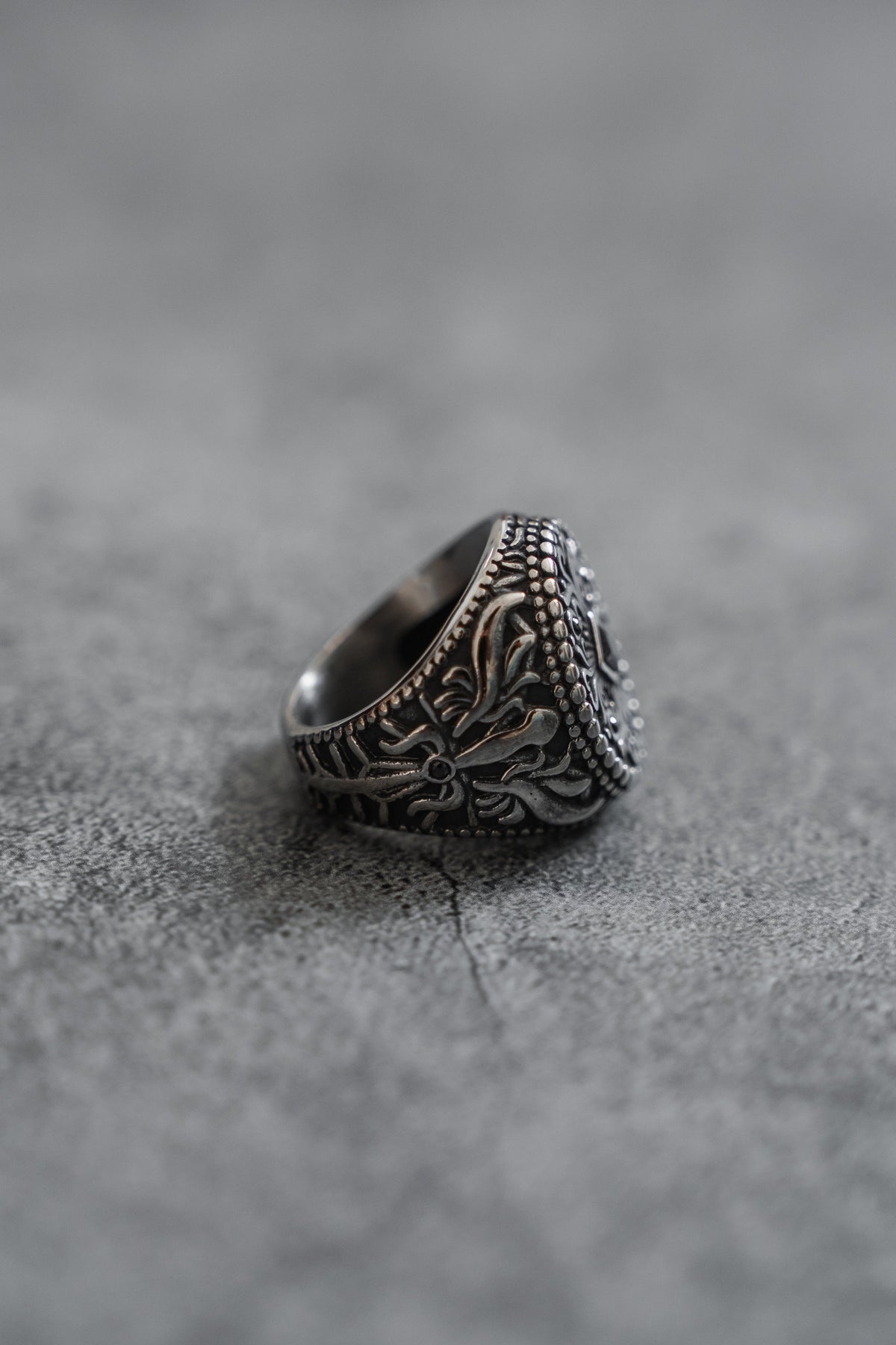 The Midnight Crest Ring | jewelry | Wiccan Center