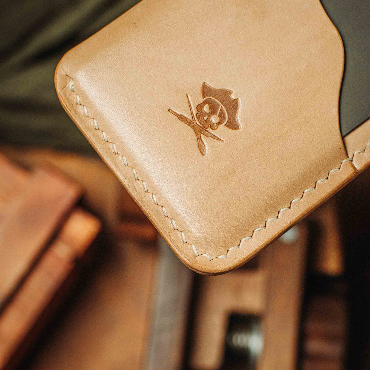 Venturer v2 – Minimalist Leather Wallet | Card Holder | Wiccan Center
