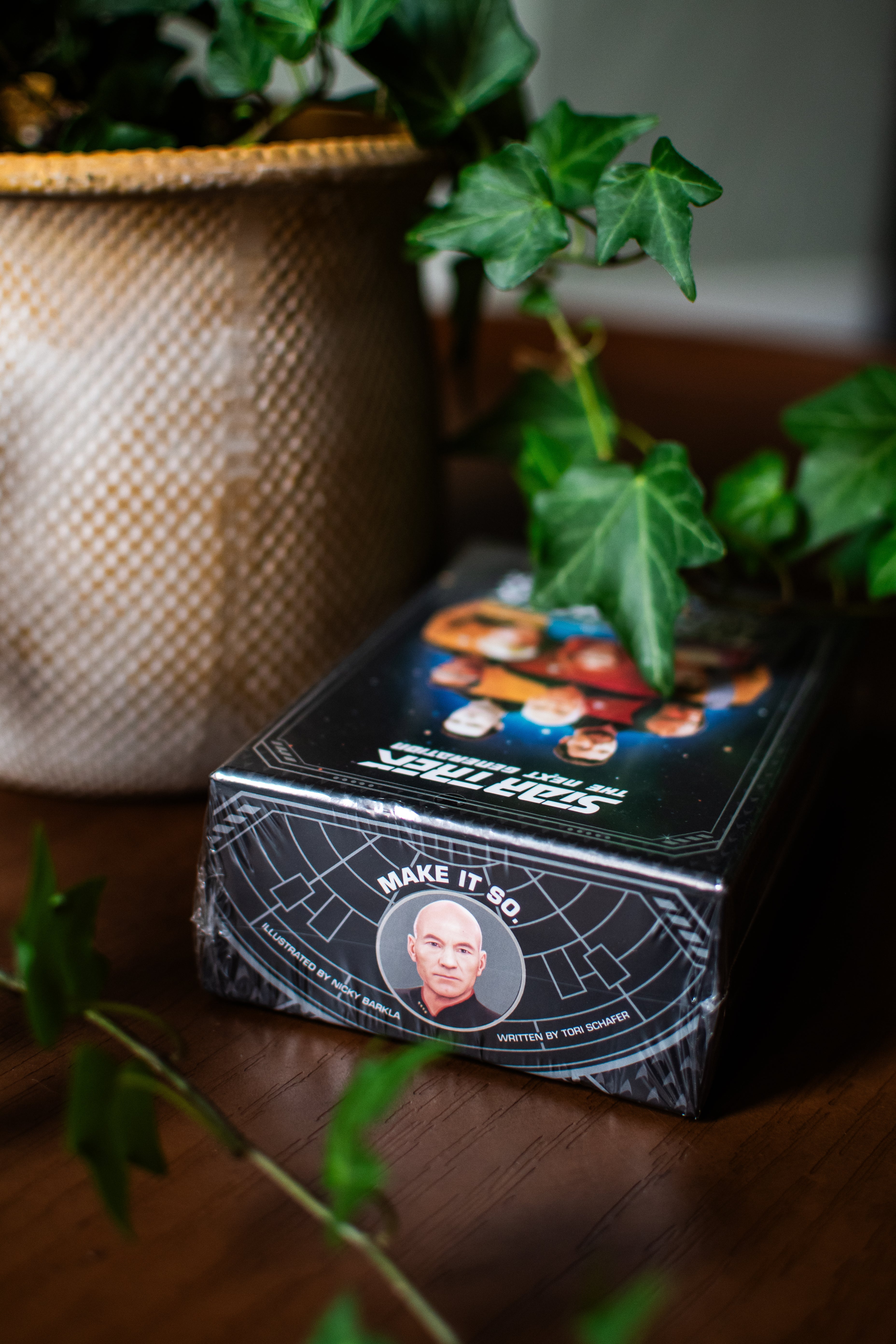 Star Trek: The Next Generation Tarot Deck and Guidebook