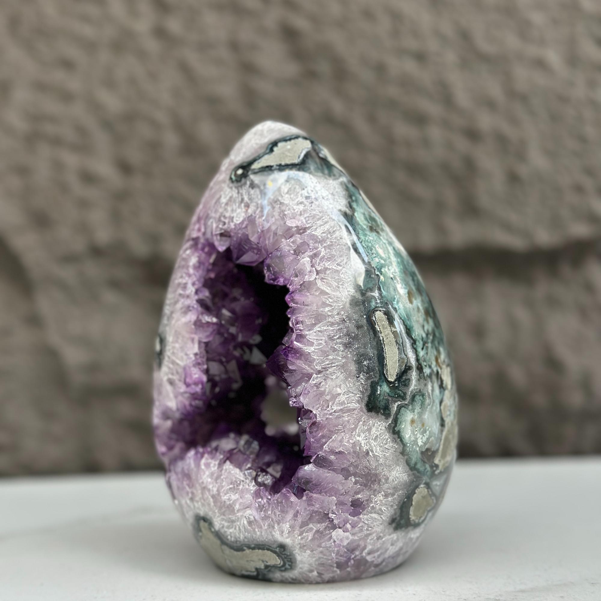 Semi precious stone, large amethyst geode | Geodes & Bowls | Wiccan Center