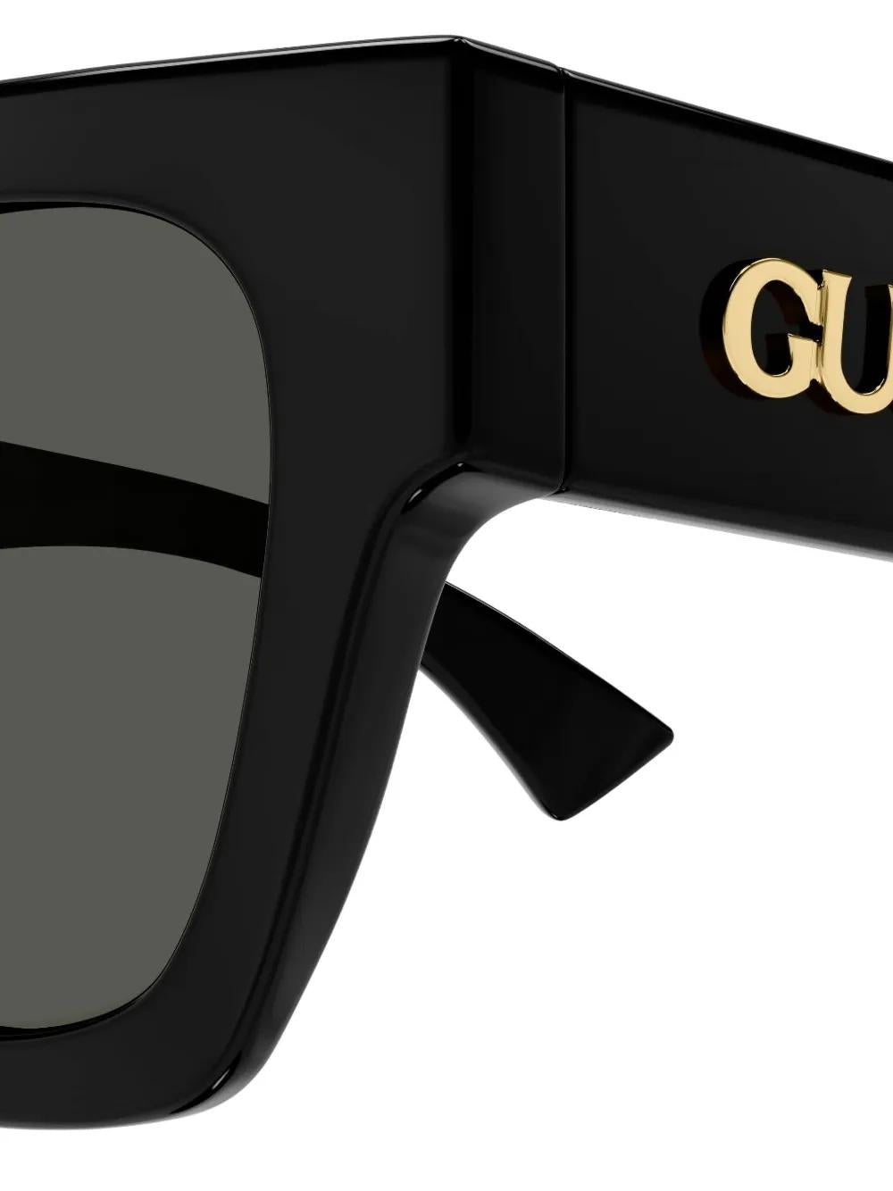 GUCCI Chic Women's Sunglasses with Sleek Design