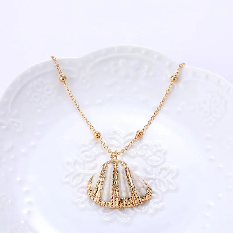 Hot Selling Various Styles of Women Natural Shell Necklace Summer Beach Jewelry Shopify Dropshipping Boho Necklaces