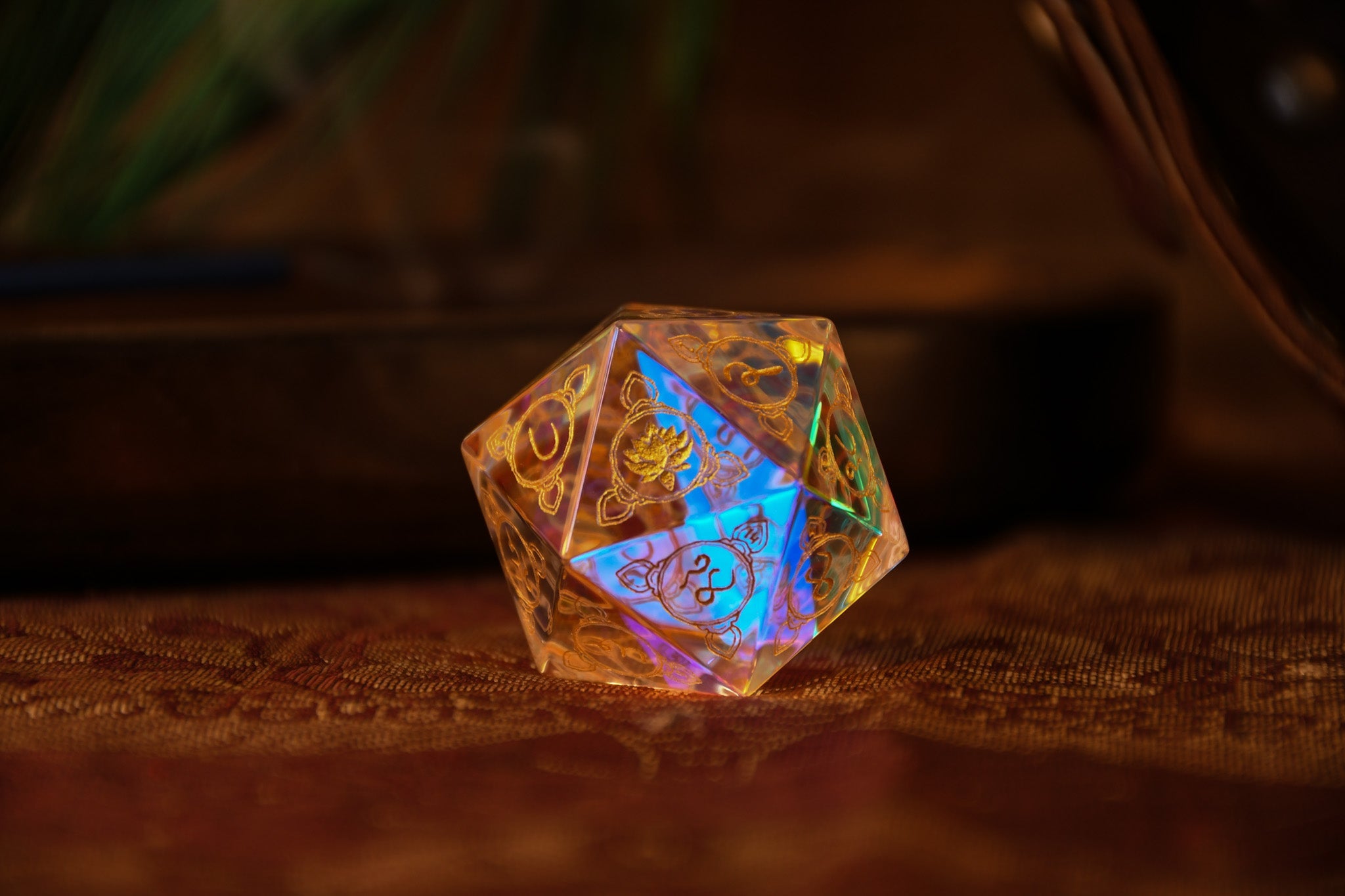 Hindi Prismatic Glass 30mm d20 | Dice | Wiccan Center