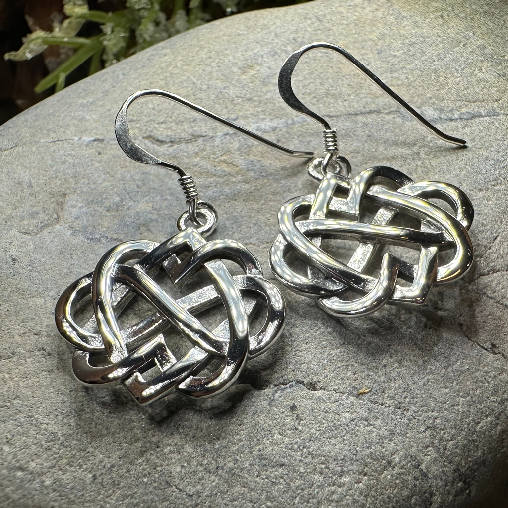 Infinite Love Heart Earrings | Dangle Earrings | Wiccan Center
