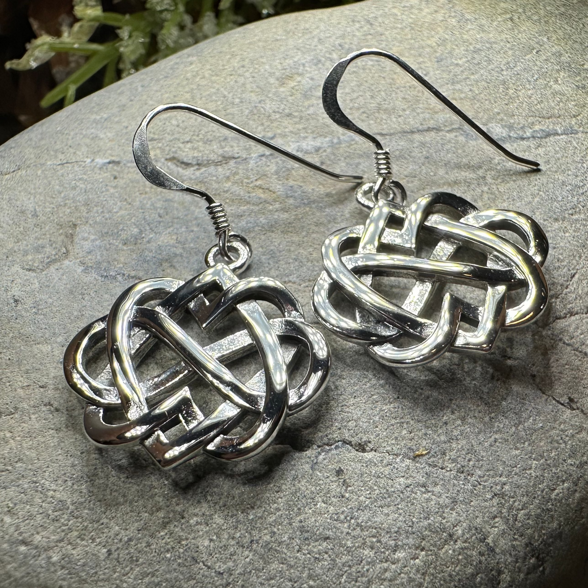 Infinite Love Heart Earrings | Dangle Earrings | Wiccan Center