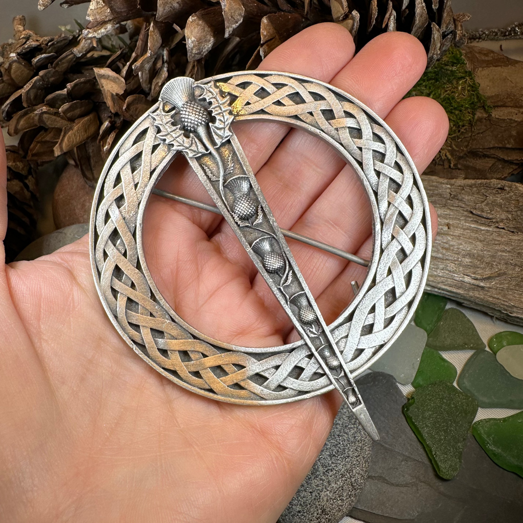 Strathclyde Thistle Tartan Pin - Handmade in Scotland