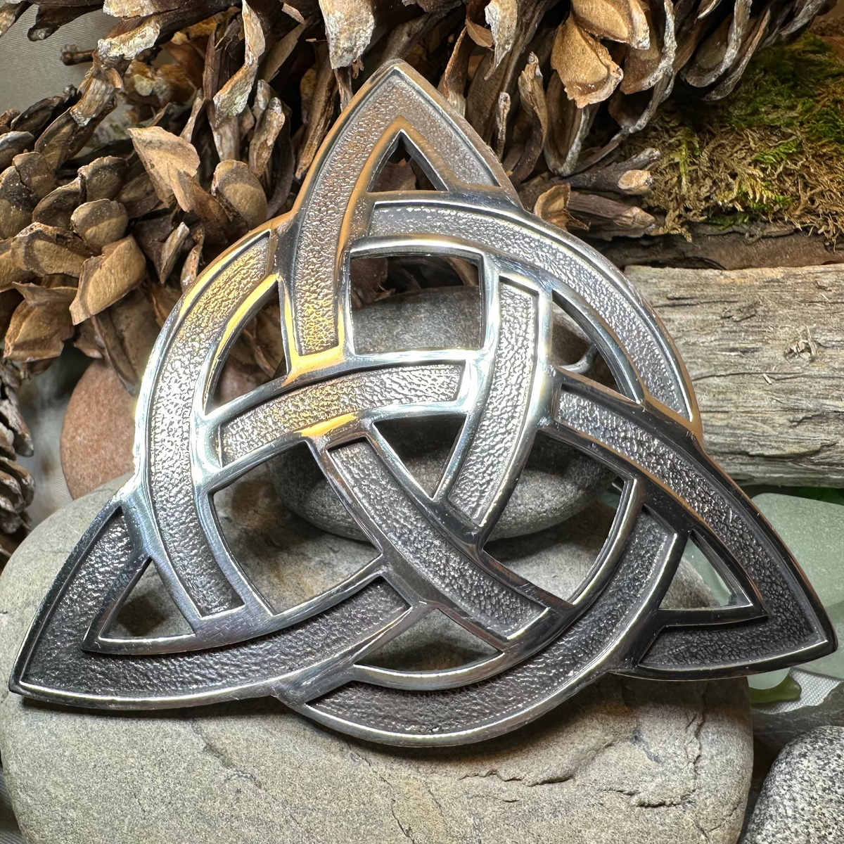 Large Celtic Triquetra Tartan Pin - Handmade in Scotland | Brooch | Wiccan Center