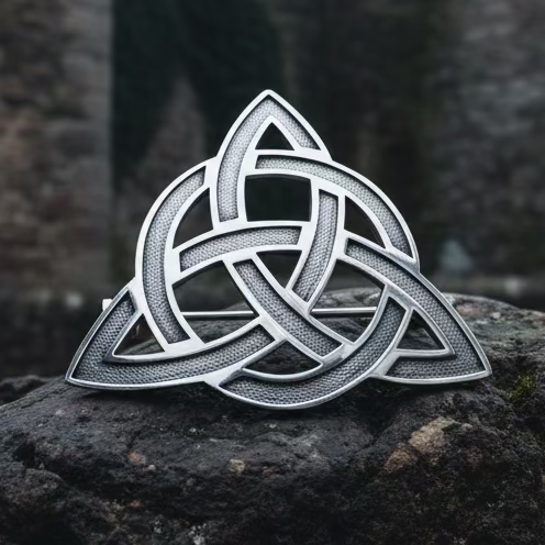 Large Celtic Triquetra Tartan Pin - Handmade in Scotland | Brooch | Wiccan Center