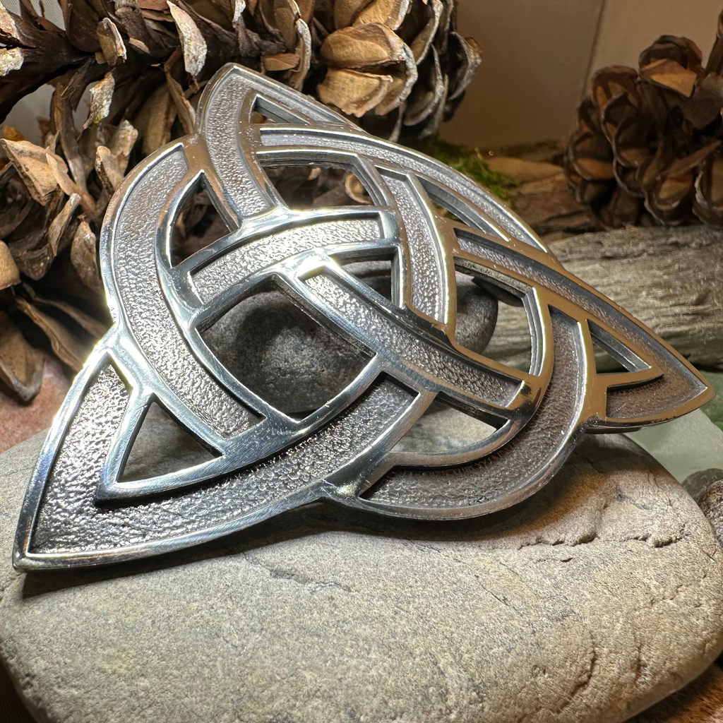 Large Celtic Triquetra Tartan Pin - Handmade in Scotland | Brooch | Wiccan Center