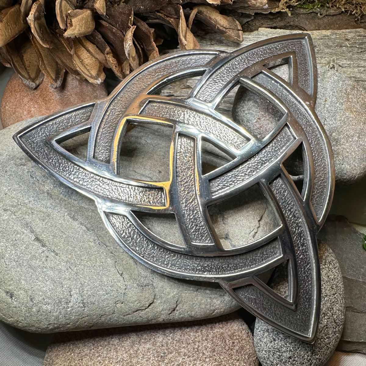 Large Celtic Triquetra Tartan Pin - Handmade in Scotland | Brooch | Wiccan Center