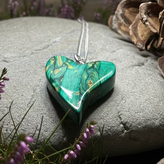 Heathergems Scottish Heart Necklace - Handmade in Scotland | Pendant | Wiccan Center