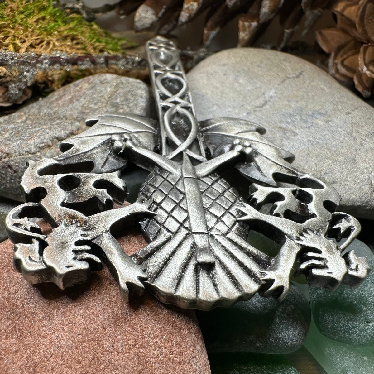 Rampant Lion Sword Kilt Pin in Pewter