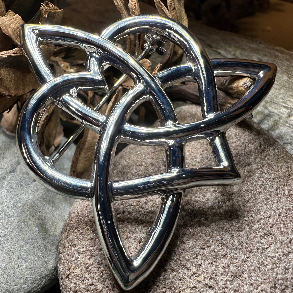 Celtic Love Knot Brooch in Pewter